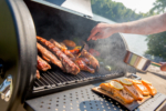 Broil King Regal Charcoal Grill 500 Smoker - Image 4